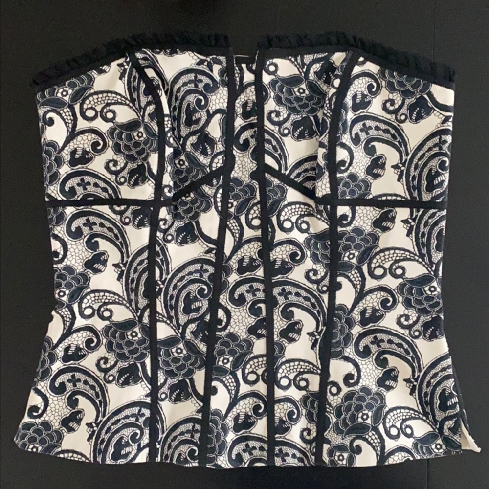 HOT 🔥 White House Black Market corset top Size 6